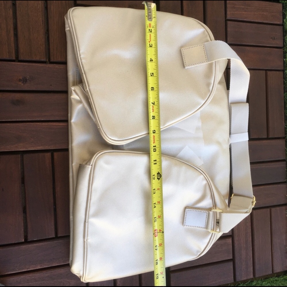 MICHAEL KORS Large Gold Weekender Duffle Bag - Picture 2 of 7